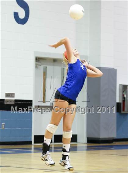 Thumbnail 1 in North Lincoln vs Central Davidson (NCHSAA Playoff Round 2) photogallery.