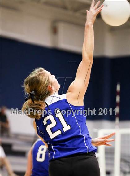 Thumbnail 2 in North Lincoln vs Central Davidson (NCHSAA Playoff Round 2) photogallery.