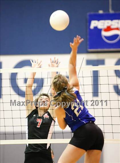 Thumbnail 2 in North Lincoln vs Central Davidson (NCHSAA Playoff Round 2) photogallery.