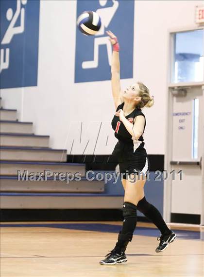 Thumbnail 1 in North Lincoln vs Central Davidson (NCHSAA Playoff Round 2) photogallery.
