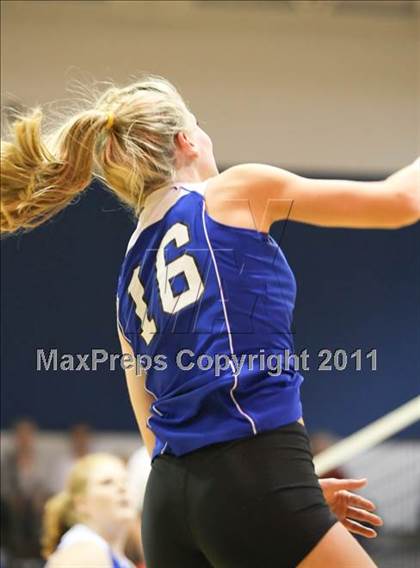 Thumbnail 2 in North Lincoln vs Central Davidson (NCHSAA Playoff Round 2) photogallery.