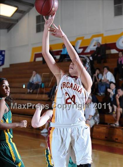 Thumbnail 2 in Arcadia vs Moorpark (La Canada Tournament) photogallery.