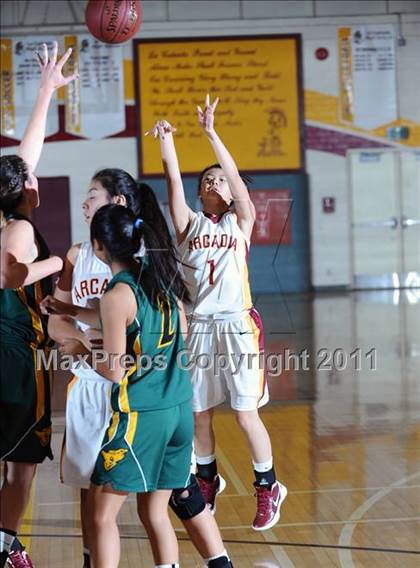 Thumbnail 1 in Arcadia vs Moorpark (La Canada Tournament) photogallery.