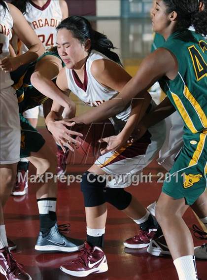 Thumbnail 3 in Arcadia vs Moorpark (La Canada Tournament) photogallery.
