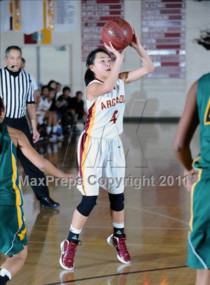 Thumbnail 2 in Arcadia vs Moorpark (La Canada Tournament) photogallery.