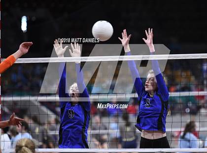 Thumbnail 2 in Lyons vs. Vail Mountain (CHSAA 2A Playoff) photogallery.