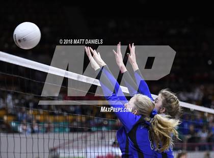 Thumbnail 2 in Lyons vs. Vail Mountain (CHSAA 2A Playoff) photogallery.