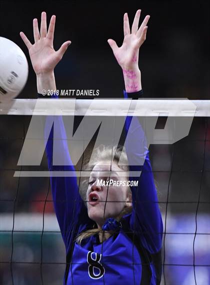 Thumbnail 2 in Lyons vs. Vail Mountain (CHSAA 2A Playoff) photogallery.