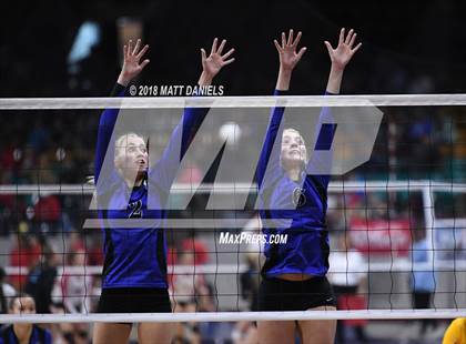 Thumbnail 3 in Lyons vs. Vail Mountain (CHSAA 2A Playoff) photogallery.