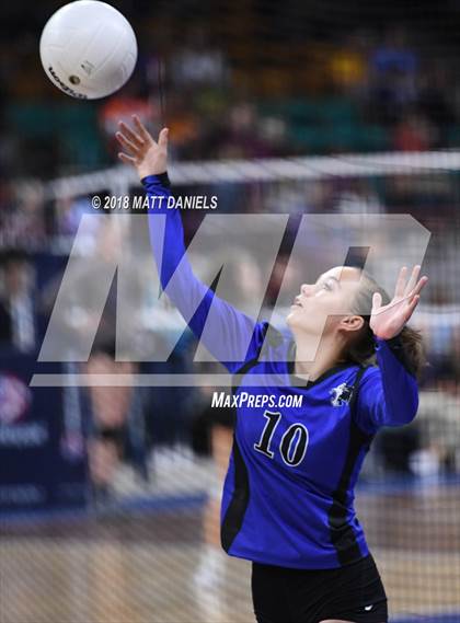 Thumbnail 2 in Lyons vs. Vail Mountain (CHSAA 2A Playoff) photogallery.