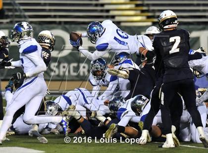 Thumbnail 2 in Central Catholic vs. San Marino (CIF State Open Division Small School Final) photogallery.