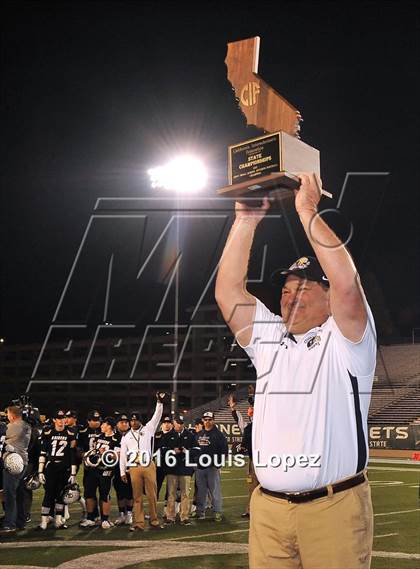 Thumbnail 2 in Central Catholic vs. San Marino (CIF State Open Division Small School Final) photogallery.