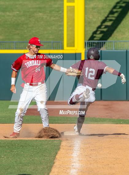 Thumbnail 2 in Pearland vs. Tomball (UIL 6A Baseball Final) photogallery.
