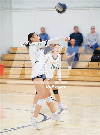 Thumbnail 2 in JV: Bentley @ College Prep photogallery.