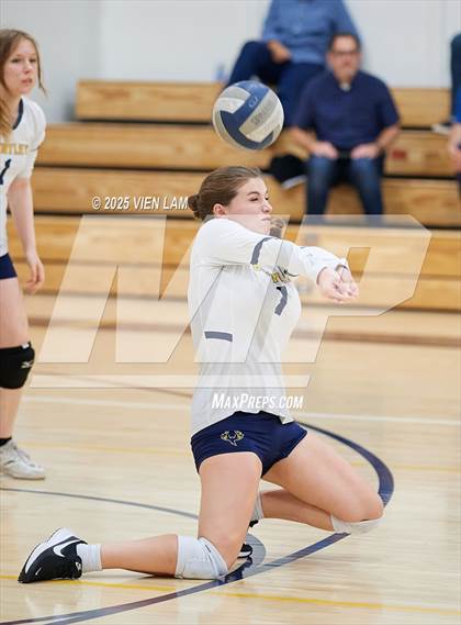 Thumbnail 2 in JV: Bentley @ College Prep photogallery.