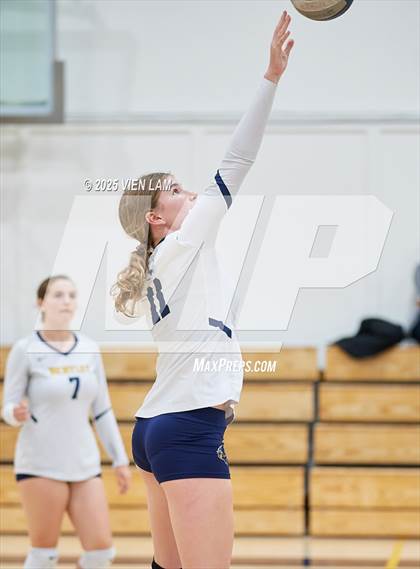 Thumbnail 3 in JV: Bentley @ College Prep photogallery.