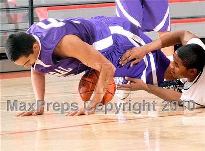 Thumbnail 1 in Cathedral vs. Mayfair (MaxPreps Holiday Classic) photogallery.