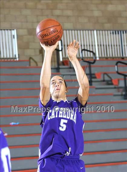Thumbnail 1 in Cathedral vs. Mayfair (MaxPreps Holiday Classic) photogallery.