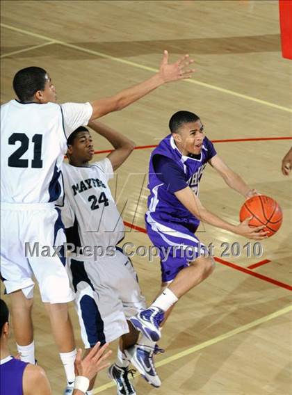 Thumbnail 1 in Cathedral vs. Mayfair (MaxPreps Holiday Classic) photogallery.
