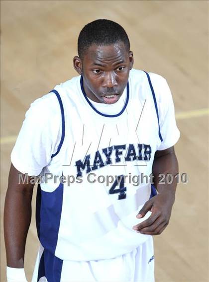Thumbnail 3 in Cathedral vs. Mayfair (MaxPreps Holiday Classic) photogallery.