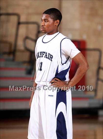 Thumbnail 1 in Cathedral vs. Mayfair (MaxPreps Holiday Classic) photogallery.