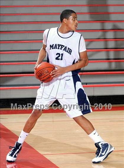 Thumbnail 2 in Cathedral vs. Mayfair (MaxPreps Holiday Classic) photogallery.
