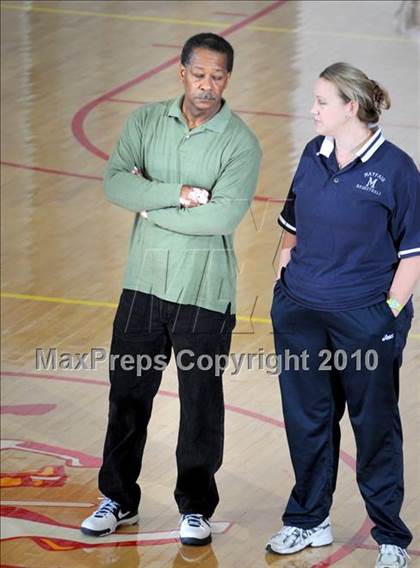 Thumbnail 3 in Cathedral vs. Mayfair (MaxPreps Holiday Classic) photogallery.