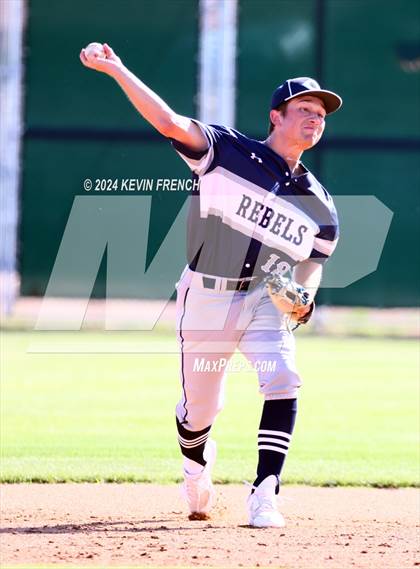 Thumbnail 3 in Columbine vs Fullerton (Coach Bob National Invitational) photogallery.