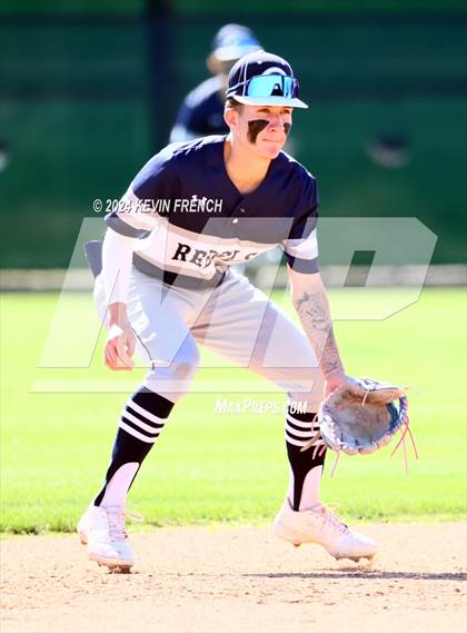 Thumbnail 2 in Columbine vs Fullerton (Coach Bob National Invitational) photogallery.