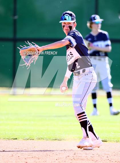 Thumbnail 2 in Columbine vs Fullerton (Coach Bob National Invitational) photogallery.