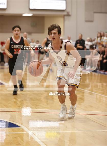 Thumbnail 3 in Lewiston vs. Clarkston photogallery.