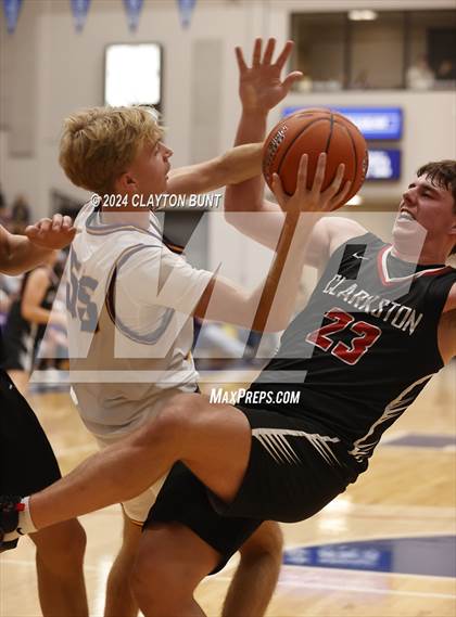 Thumbnail 1 in Lewiston vs. Clarkston photogallery.