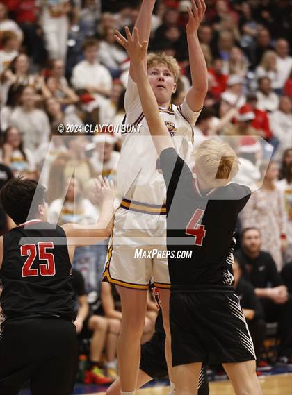 Thumbnail 3 in Lewiston vs. Clarkston photogallery.