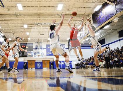 Thumbnail 1 in Conner @ Covington Catholic photogallery.