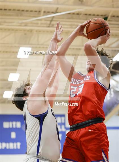 Thumbnail 2 in Conner @ Covington Catholic photogallery.