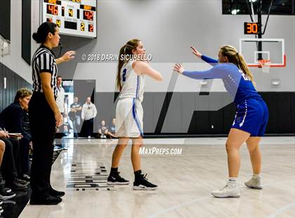 Thumbnail 2 in Cherry Creek vs. Highlands Ranch (Nike Tournament of Champions) photogallery.