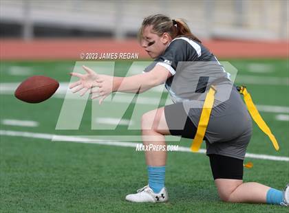 Thumbnail 2 in Burlingame vs Hillsdale (Capuchino HS) photogallery.
