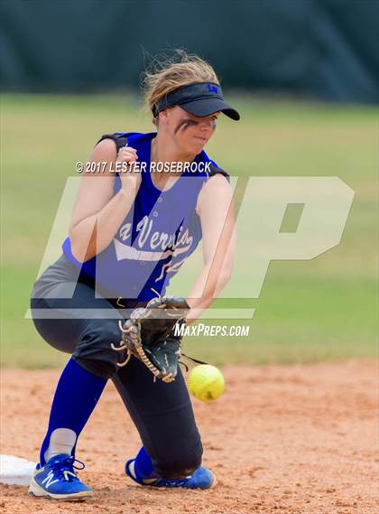 Thumbnail 2 in La Vernia @ Canyon Lake (UIL 4A Bi-district playoffs) photogallery.