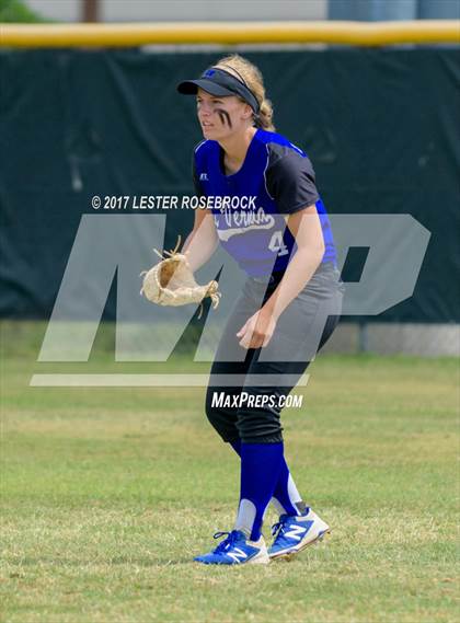 Thumbnail 2 in La Vernia @ Canyon Lake (UIL 4A Bi-district playoffs) photogallery.