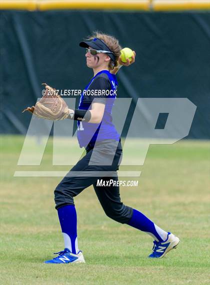 Thumbnail 3 in La Vernia @ Canyon Lake (UIL 4A Bi-district playoffs) photogallery.