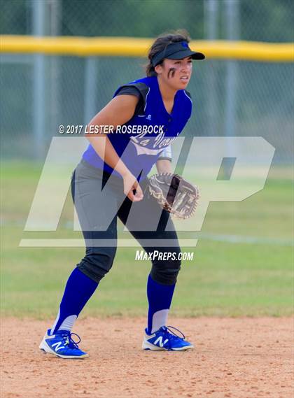 Thumbnail 1 in La Vernia @ Canyon Lake (UIL 4A Bi-district playoffs) photogallery.