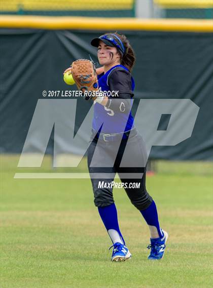 Thumbnail 1 in La Vernia @ Canyon Lake (UIL 4A Bi-district playoffs) photogallery.