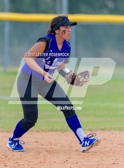 Thumbnail 2 in La Vernia @ Canyon Lake (UIL 4A Bi-district playoffs) photogallery.