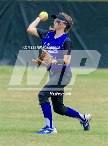 Thumbnail 1 in La Vernia @ Canyon Lake (UIL 4A Bi-district playoffs) photogallery.