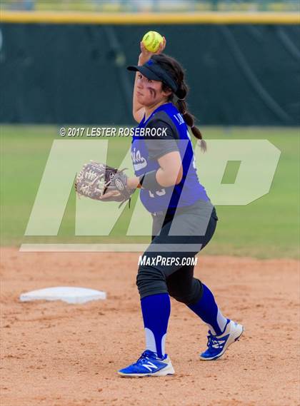 Thumbnail 2 in La Vernia @ Canyon Lake (UIL 4A Bi-district playoffs) photogallery.