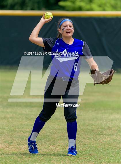 Thumbnail 3 in La Vernia @ Canyon Lake (UIL 4A Bi-district playoffs) photogallery.