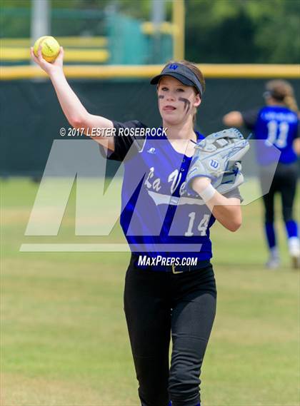 Thumbnail 1 in La Vernia @ Canyon Lake (UIL 4A Bi-district playoffs) photogallery.