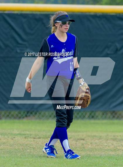 Thumbnail 2 in La Vernia @ Canyon Lake (UIL 4A Bi-district playoffs) photogallery.