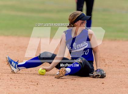 Thumbnail 1 in La Vernia @ Canyon Lake (UIL 4A Bi-district playoffs) photogallery.