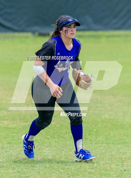Thumbnail 2 in La Vernia @ Canyon Lake (UIL 4A Bi-district playoffs) photogallery.